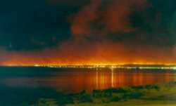 Ampliar foto Madryn Arde de Hector Pallardo